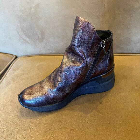 Eric Michael - Nancy Bourdeux - Multiple Sizes (NEW W/ BOX) - Picture 2 of 3